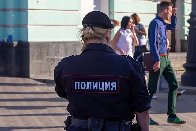 Москва метросидаги ножўя хатти-ҳаракат учун мигрант 8 суткага қамалди