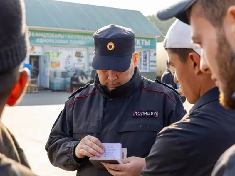 Олтой ўлкасида миграция рейдлари: қоидабузарликлар учун жарима ва депортация