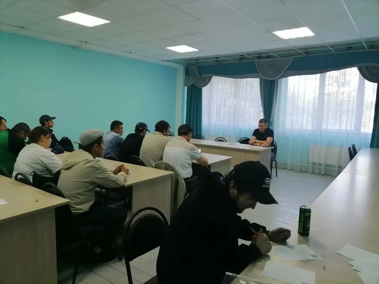 Набережне Челнида меҳнат мигрантлари учун ҳуқуқий семинар ўтказилди