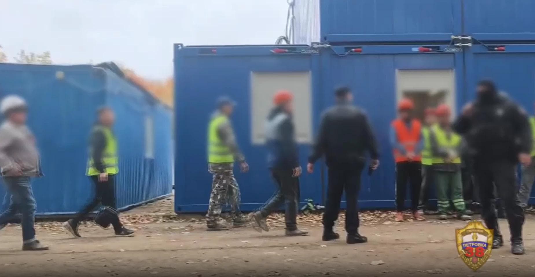 В Москве депортируют 8 мигрантов