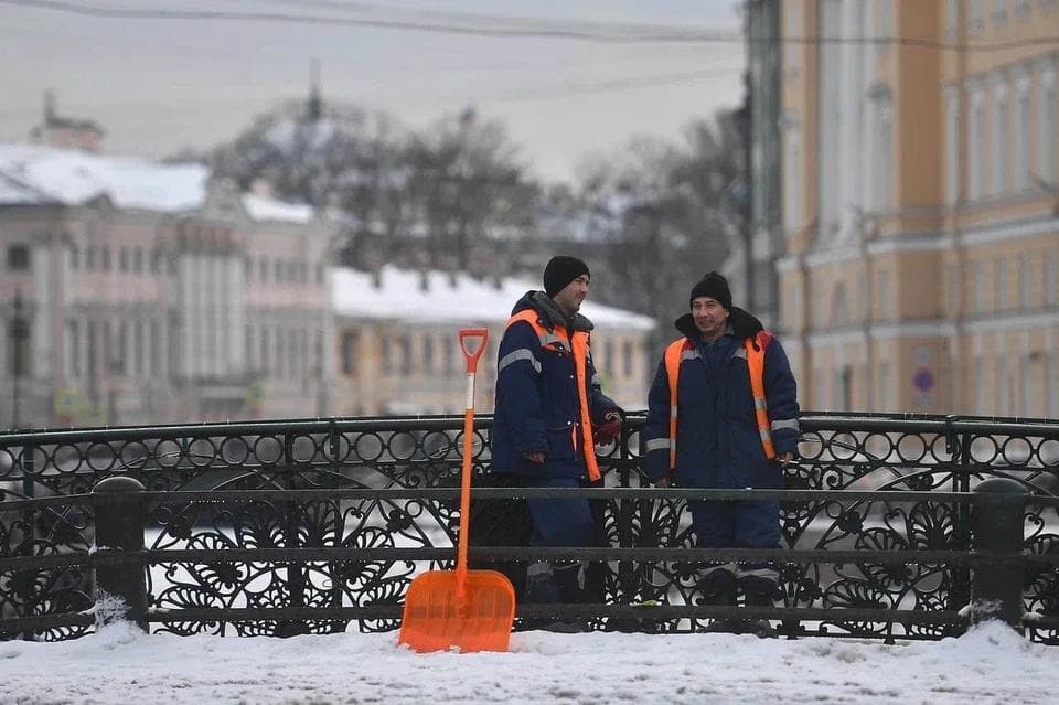 Петербургда савдо соҳасида ишлаш тақиқланган мигрантлар учун янги иш ўринлари