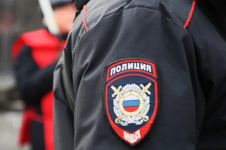 Петербургда қоидаларни бузган мигрант автомобилда қочишга уринди — полиция ўқ узди