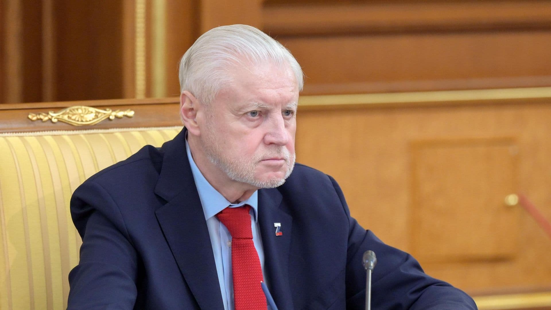 В России могут отменить патентную систему для мигрантов и запретить смену места работы