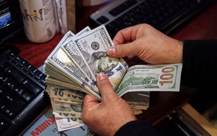 Passenger departing from Russia detained with $39,000
